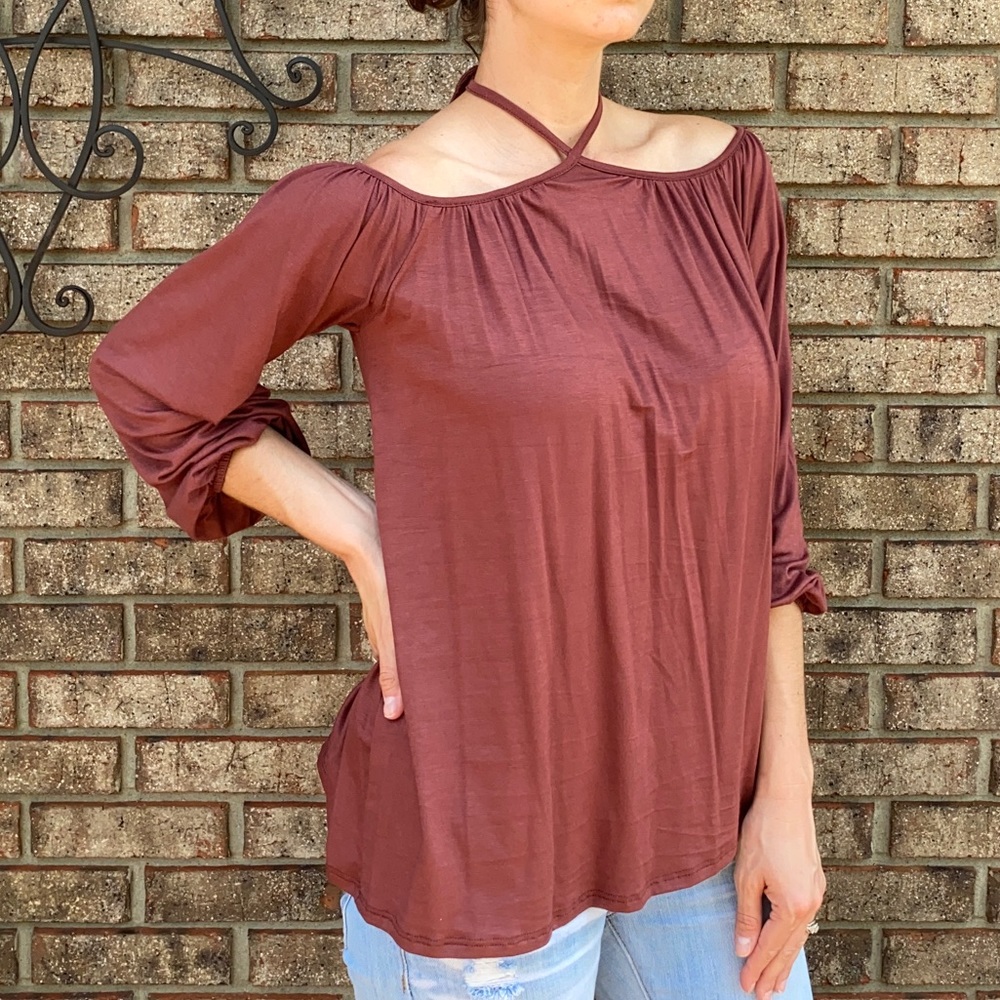 ❗️2/$18❗️Cold Shoulder Halter Top🇺🇸 - Picture 5 of 8